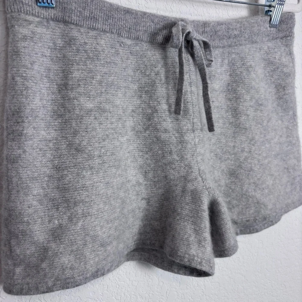 Neiman Marcus Heathered Gray Cashmere Shorts Women’s XL Comfort Luxury - Picture 2 of 9